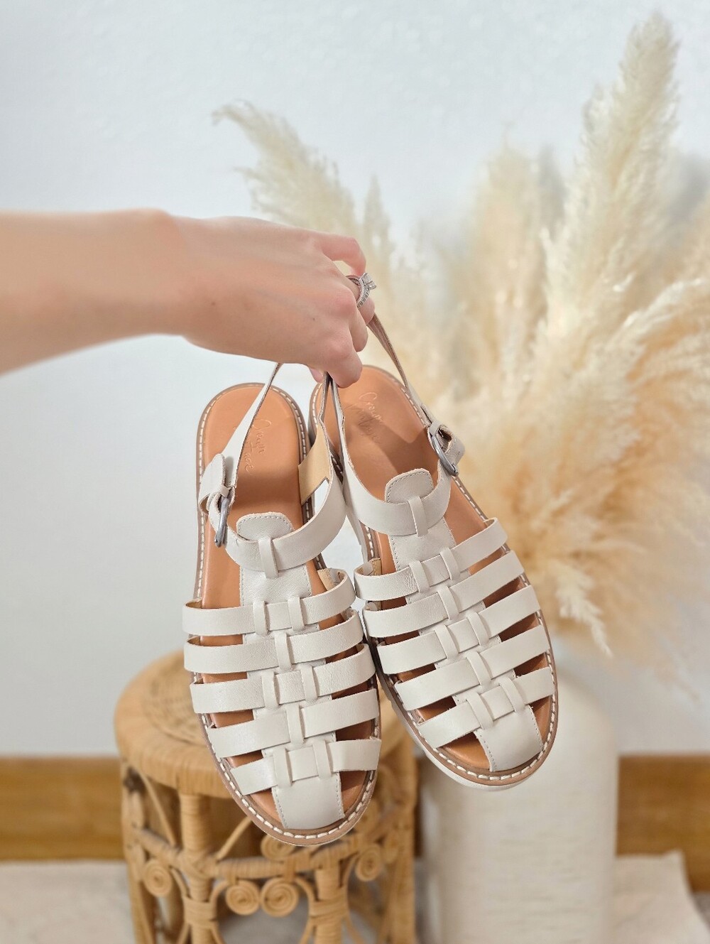 Crown Vintage Leather Fisherman Sandals 10